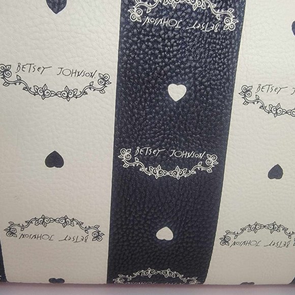 Betsey Johnson wrist clutch bag purse Large - Picture 3 of 8